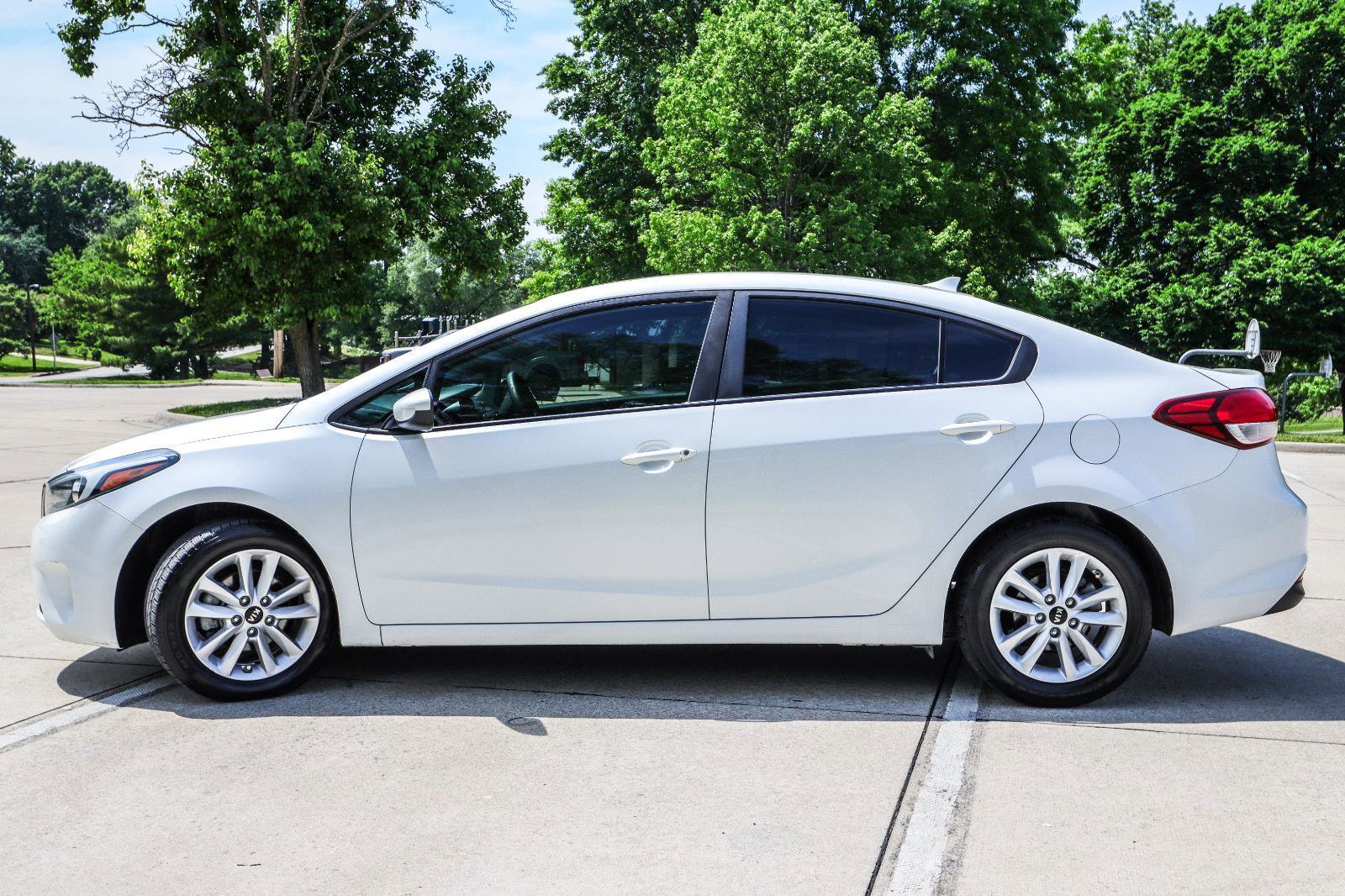 Used 2017 Kia Forte LX w/ LX Popular Package FWD image 4