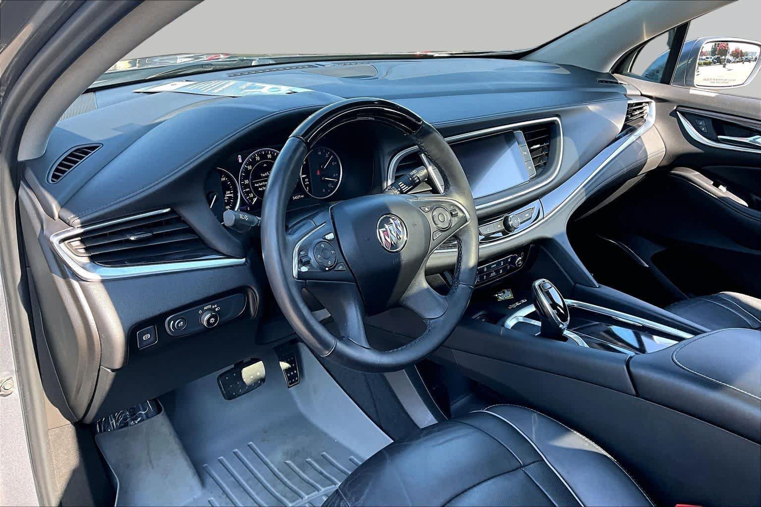 Used 2020 Buick Enclave Avenir w/ Avenir Technology Package FWD image 17