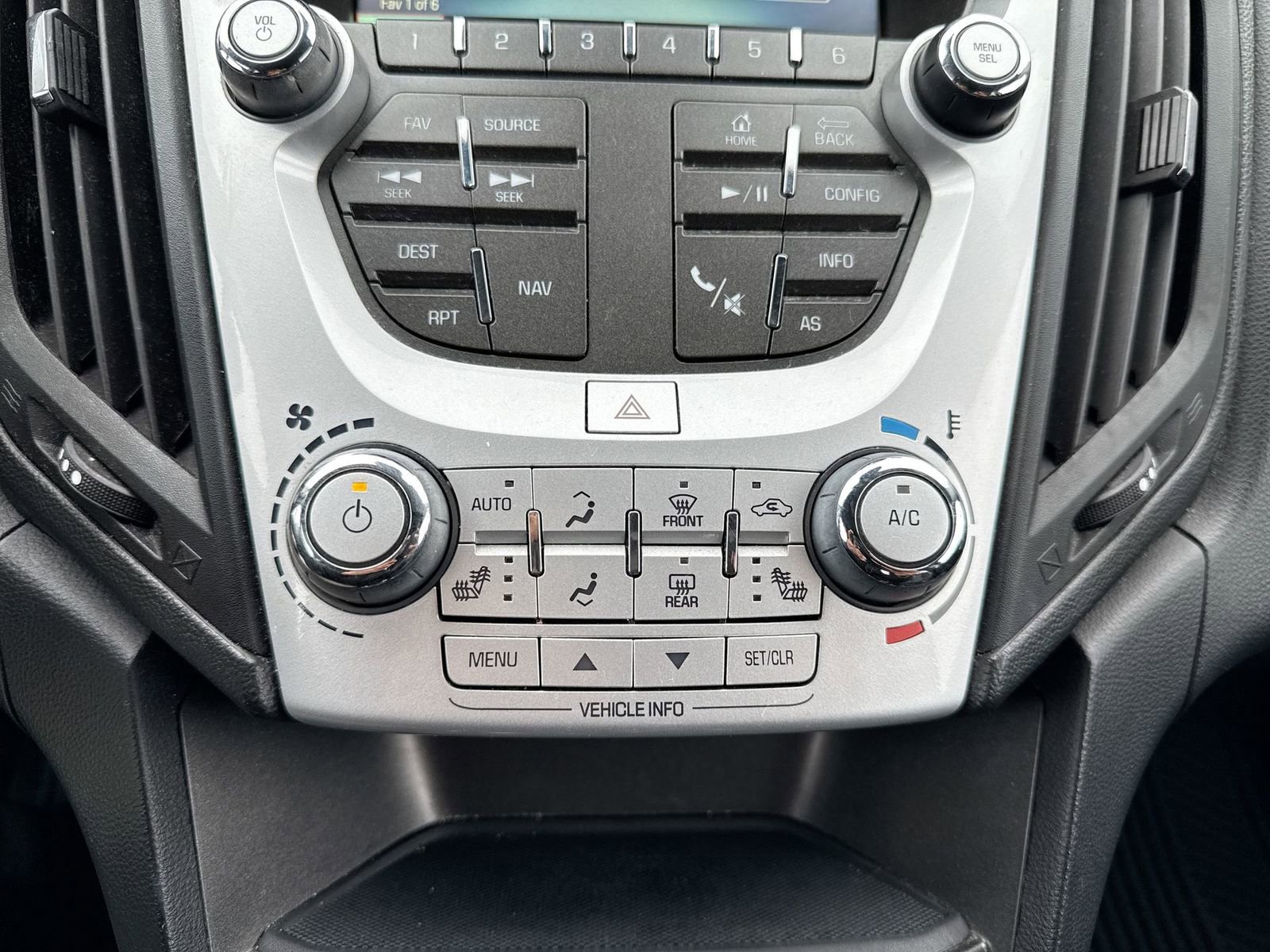 Used 2016 Chevrolet Equinox LTZ w/ Enhanced Convenience Package image 18