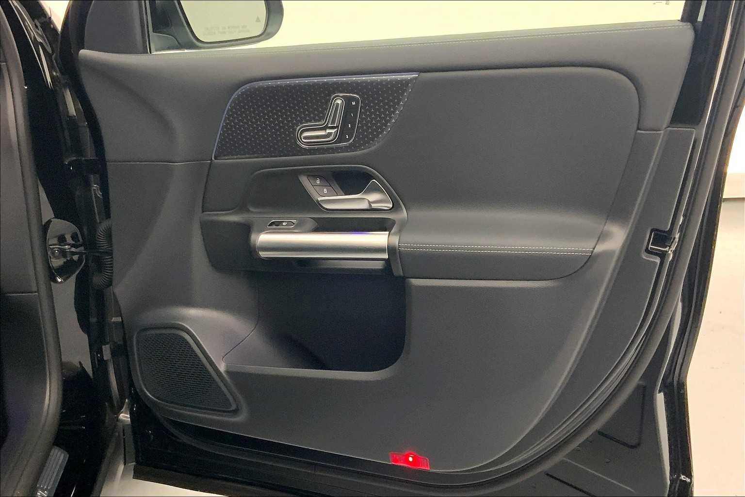 New 2026 Mercedes-Benz GLA 250 GLA 250 image 10