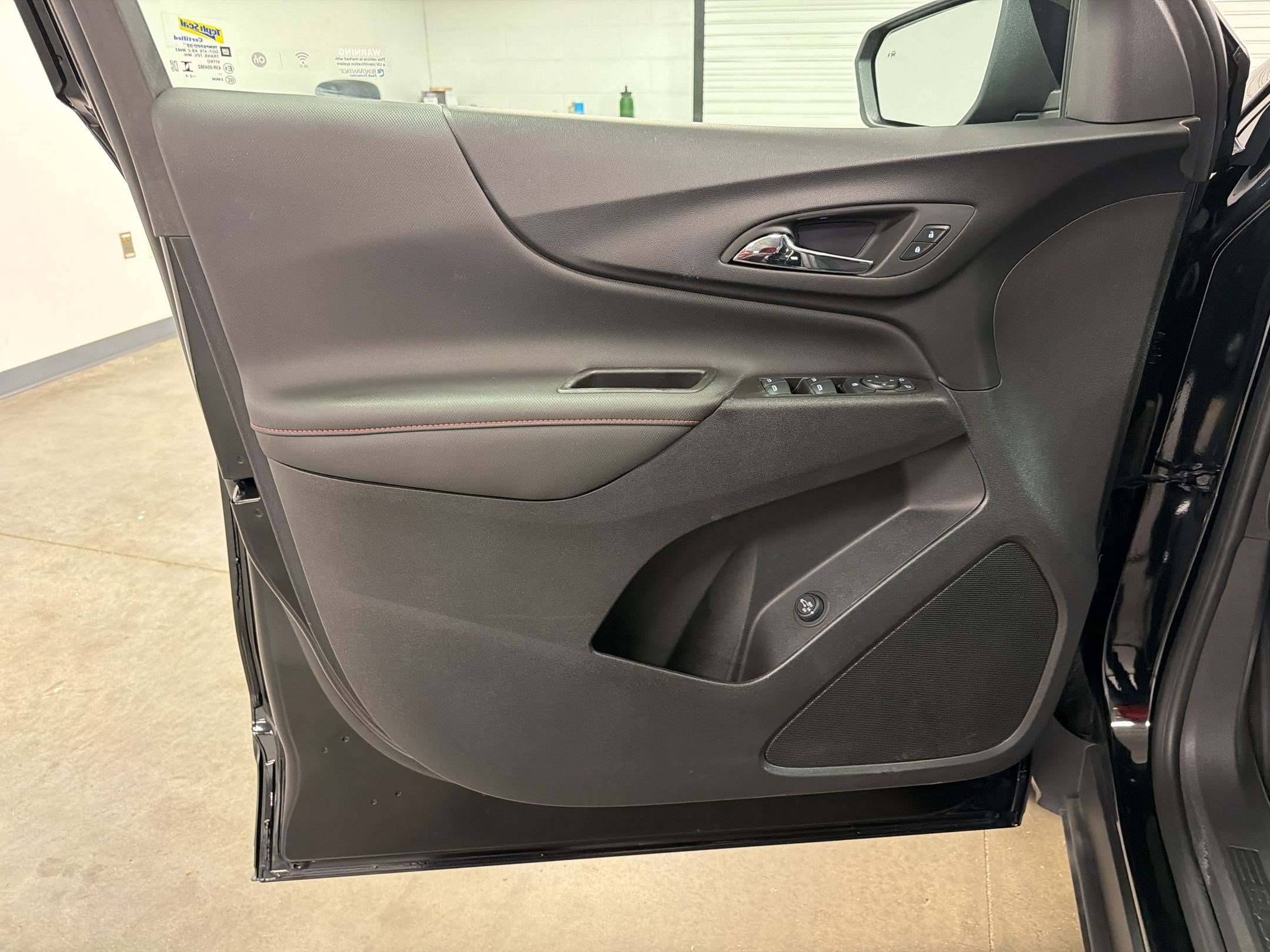 Used 2024 Chevrolet Equinox RS FWD image 14