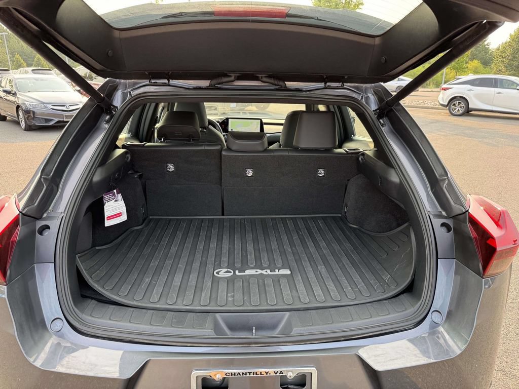 Used 2025 Lexus UX 300h AWD w/ Accessory Package (Z1) image 28