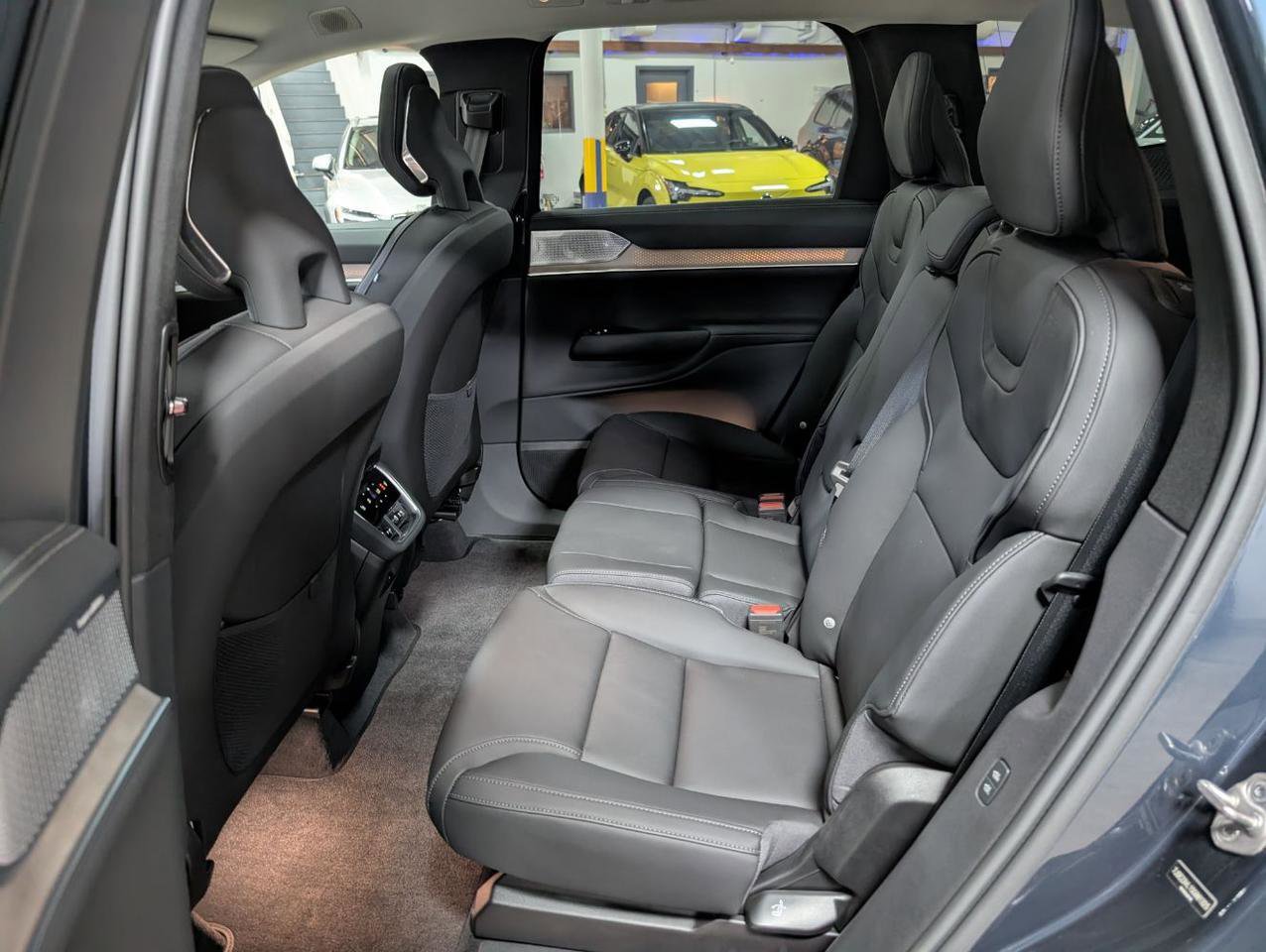Used 2025 Volvo EX90 Ultra AWD/4WD image 6