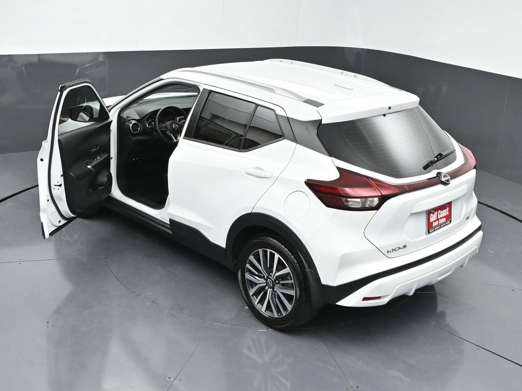 Used 2022 Nissan Kicks SV image 41