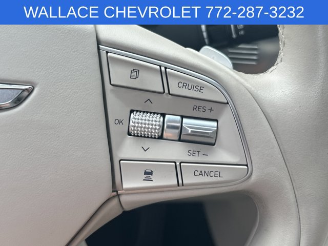 Used 2020 Genesis G90 3.3T Premium RWD image 17