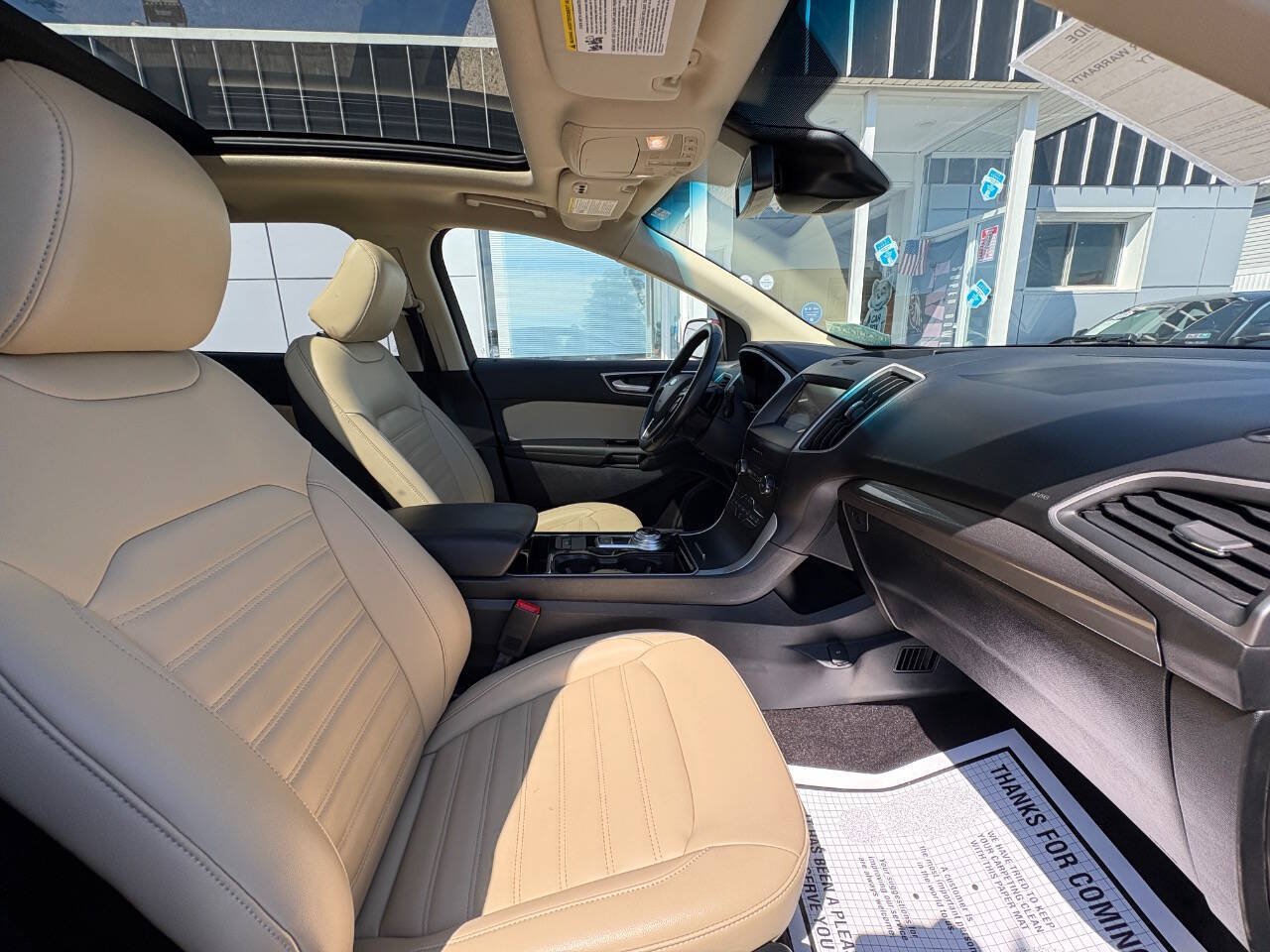 Used 2020 Ford Edge SEL w/ Convenience Package AWD/4WD image 12