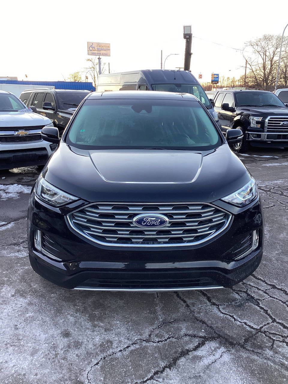 Used 2019 Ford Edge SEL w/ Equipment Group 201A image 7