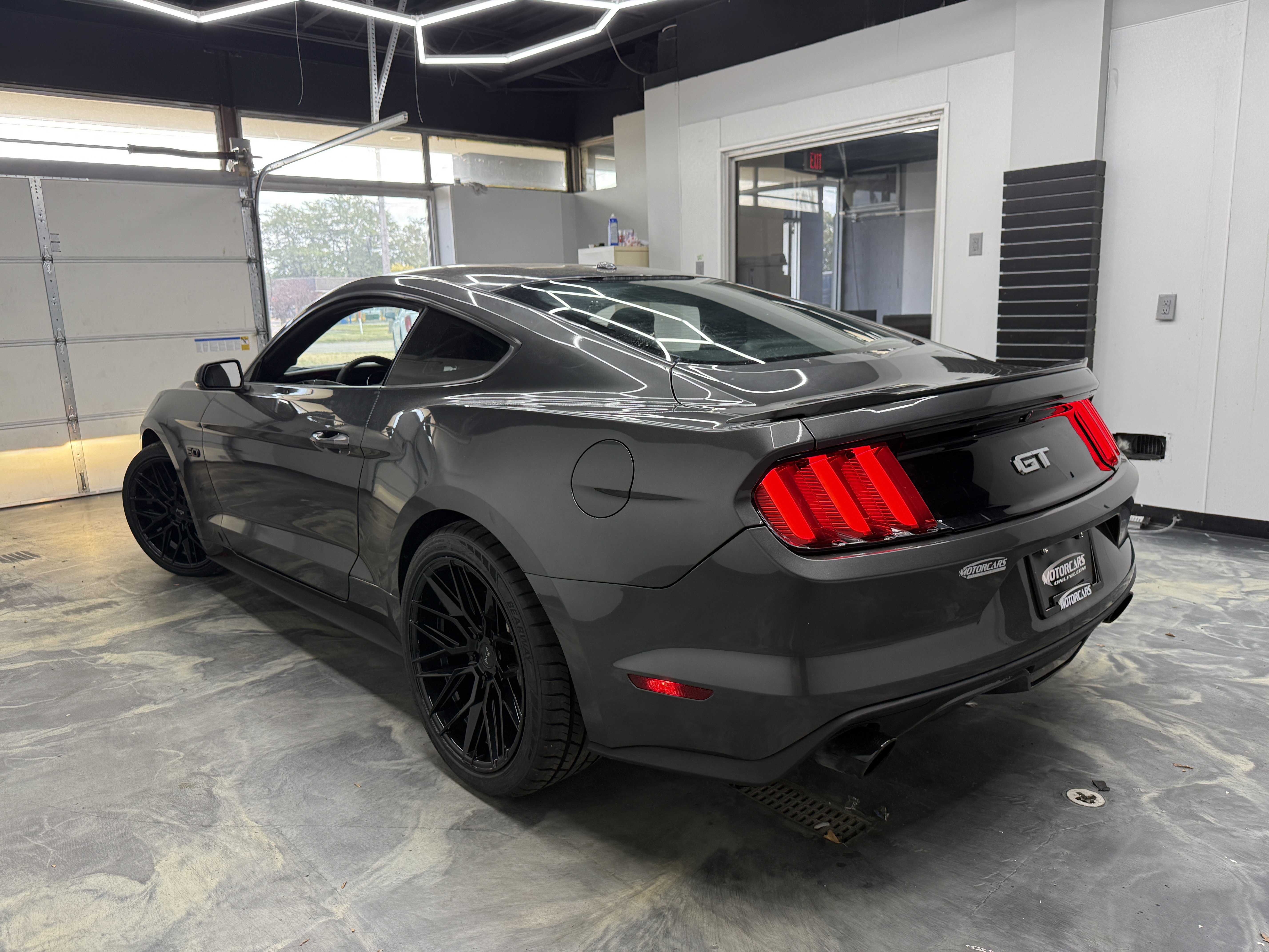 Used 2015 Ford Mustang GT Premium w/ Equipment Group 401A RWD image 3