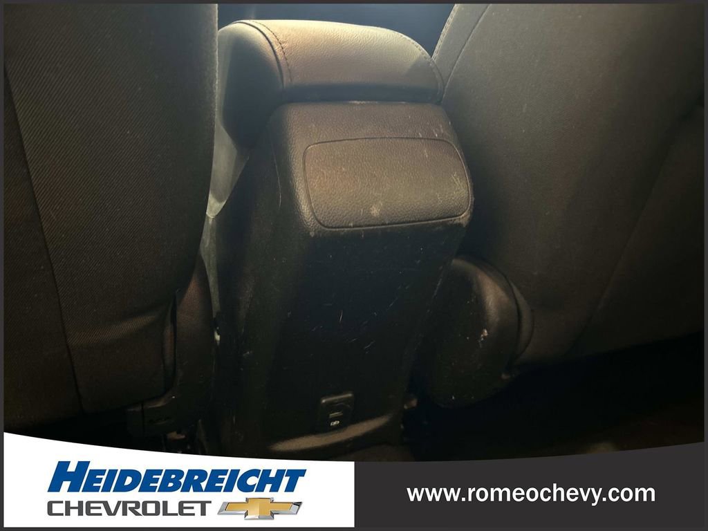 Used 2017 Chevrolet Cruze LT w/ Convenience Package image 18