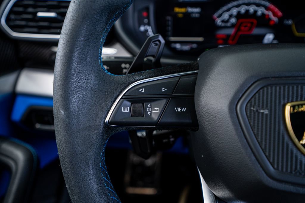 Used 2020 Lamborghini Urus image 45