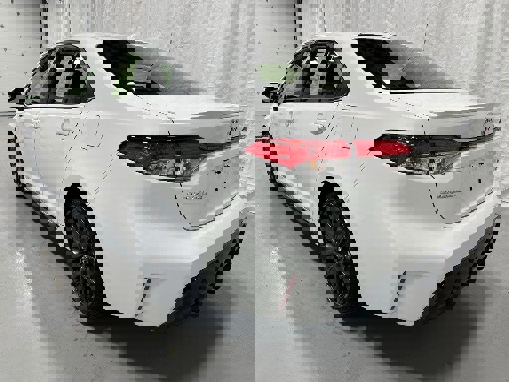 Used 2025 Toyota Corolla SE image 5