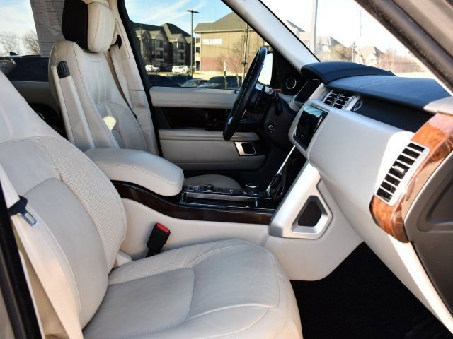 Used 2020 Land Rover Range Rover HSE image 29