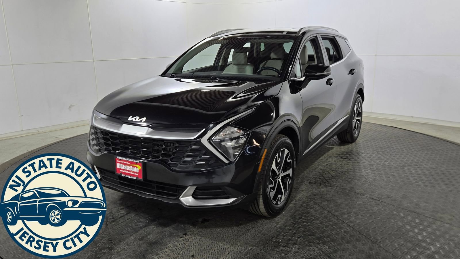 Used 2023 Kia Sportage EX image 3