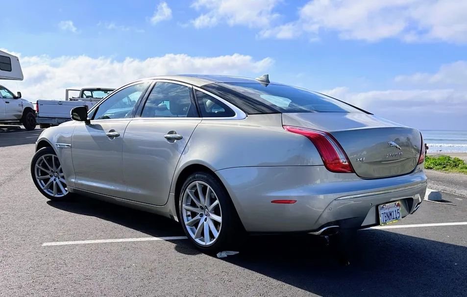 Used 2013 Jaguar XJ XJ Sedan 4D image 6