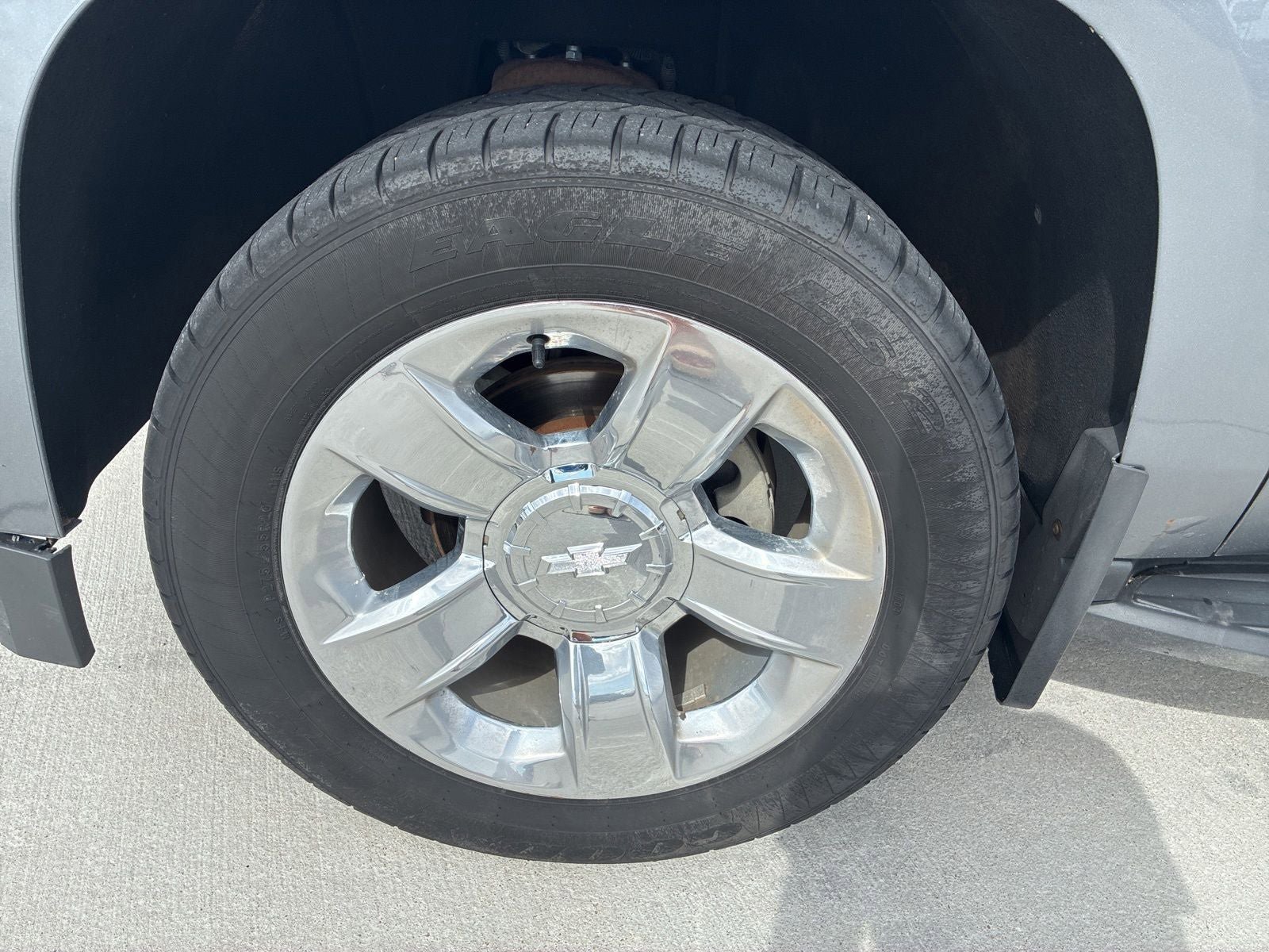 Used 2018 Chevrolet Suburban LT AWD/4WD image 12