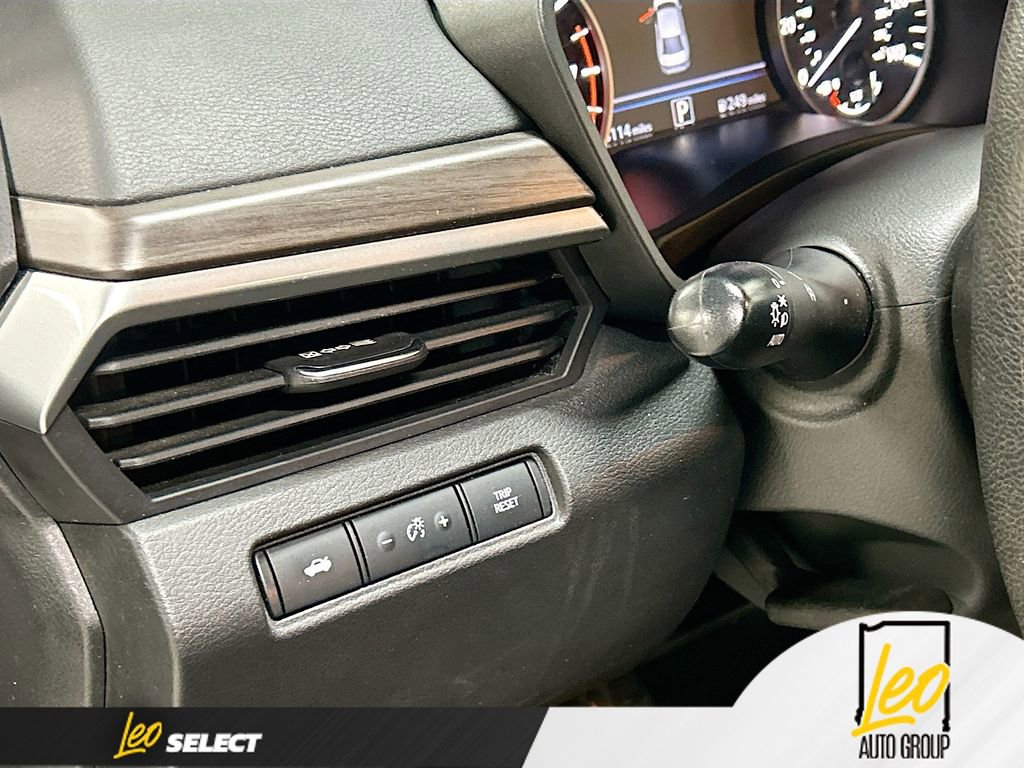 Used 2024 Nissan Altima 2.5 SV image 10