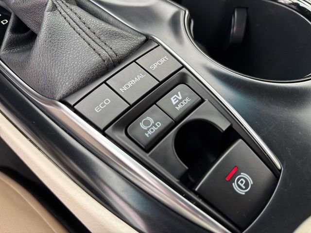 Used 2020 Toyota Camry LE w/ Fleet Convenience Package image 19