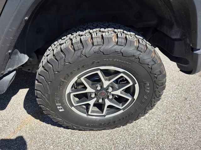 Used 2025 Jeep Wrangler Unlimited Rubicon w/ Safety Group image 4