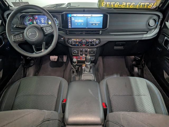 Used 2025 Jeep Wrangler Unlimited Rubicon 4xe w/ Convenience Group AWD/4WD image 11