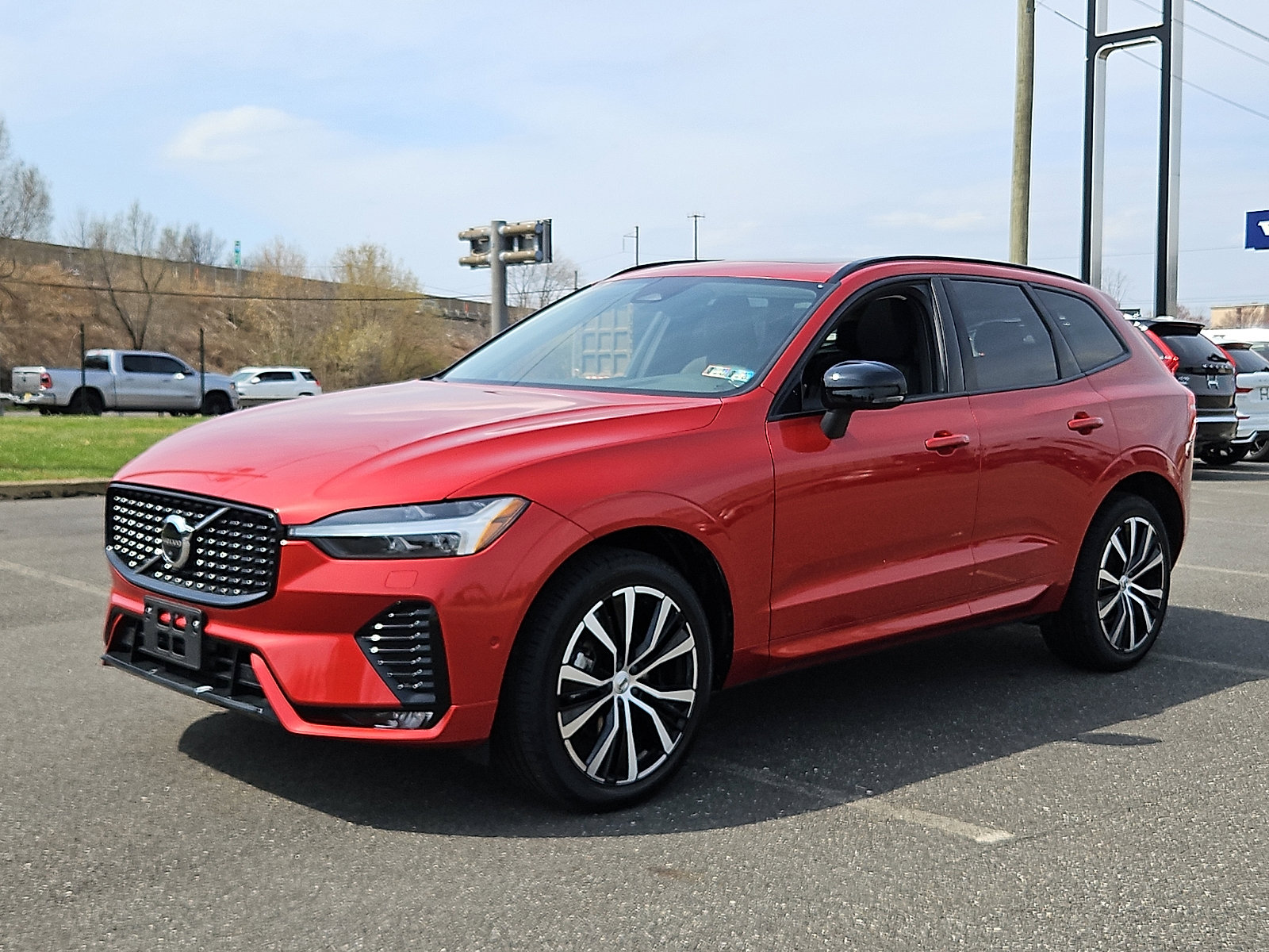 Certified 2023 Volvo XC60 B5 Plus w/ Protection Package Premier image 3