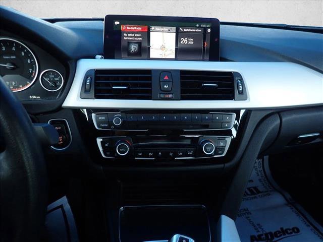 Used 2018 BMW 320i xDrive Sedan AWD/4WD image 16