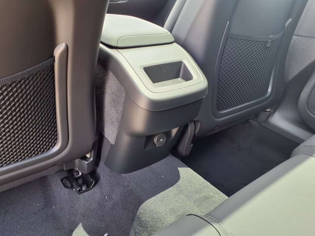 New 2026 Volvo XC60 B5 Core AWD/4WD image 17