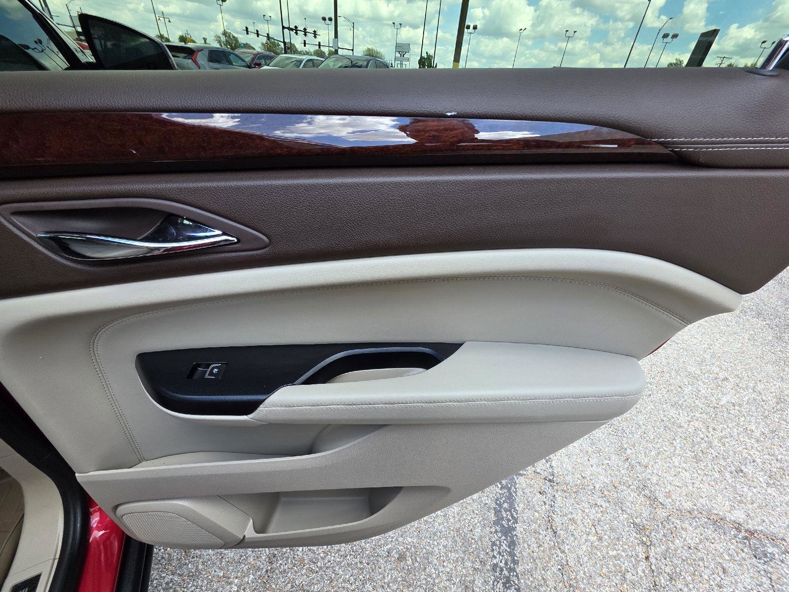 Used 2015 Cadillac SRX Luxury w/ Trailering Package image 37