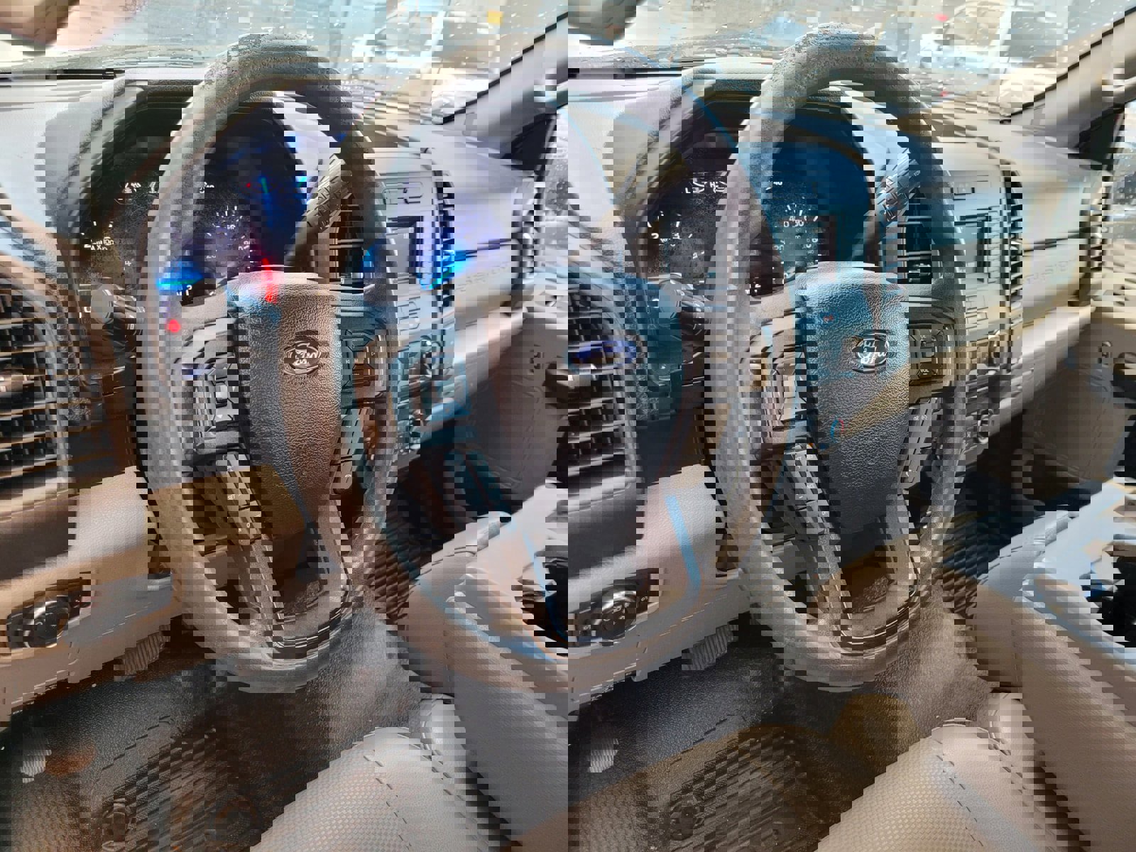 Used 2017 Ford F550 2WD Regular Cab Super Duty image 8