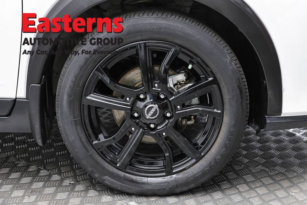 Used 2023 Nissan Kicks SR w/ SR Premium Package image 32