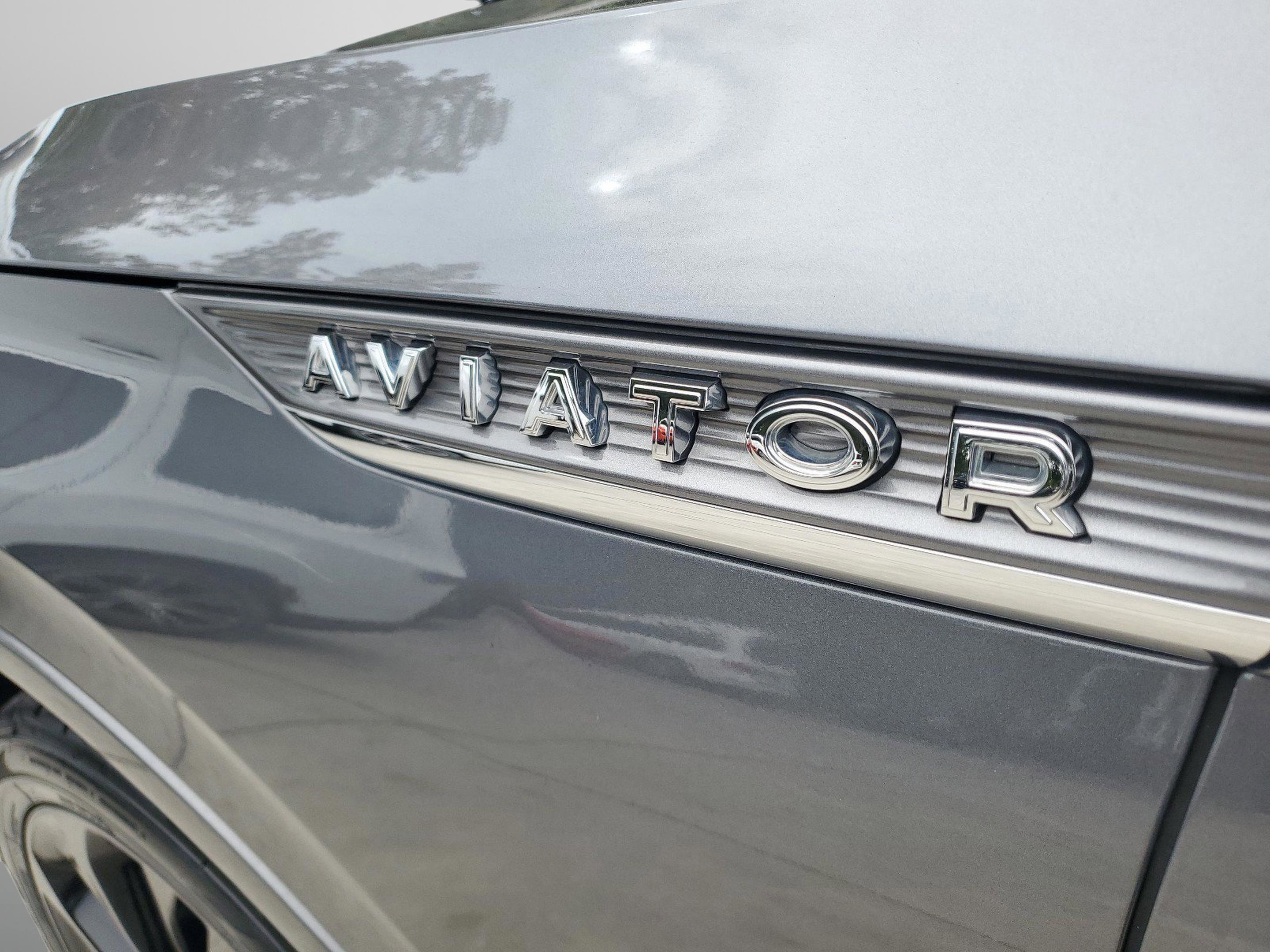 Used 2021 Lincoln Aviator Reserve w/ Equipment Group 208A image 6