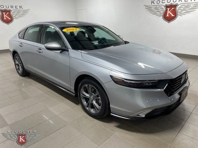 Used 2023 Honda Accord EX image 1