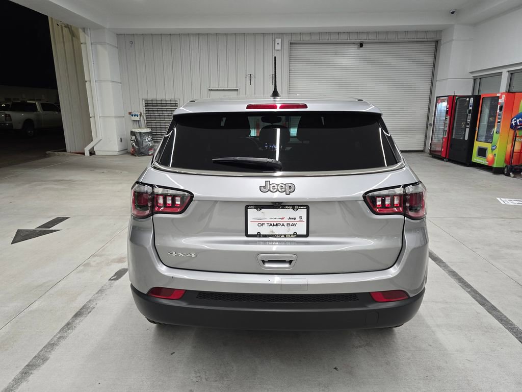 Used 2023 Jeep Compass Sport image 5