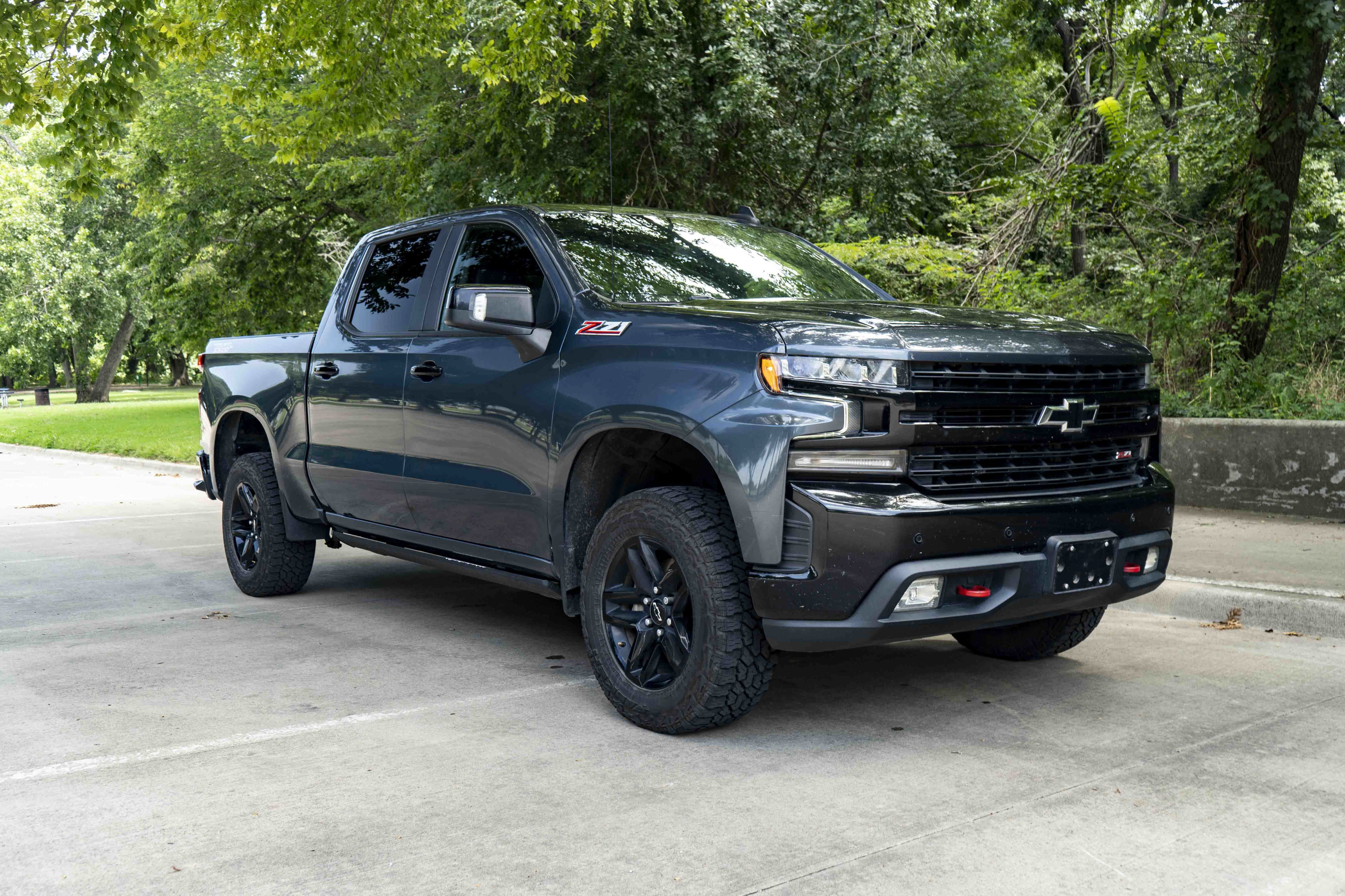 Used 2021 Chevrolet Silverado 1500 LT Trail Boss w/ Convenience Package II AWD/4WD image 2