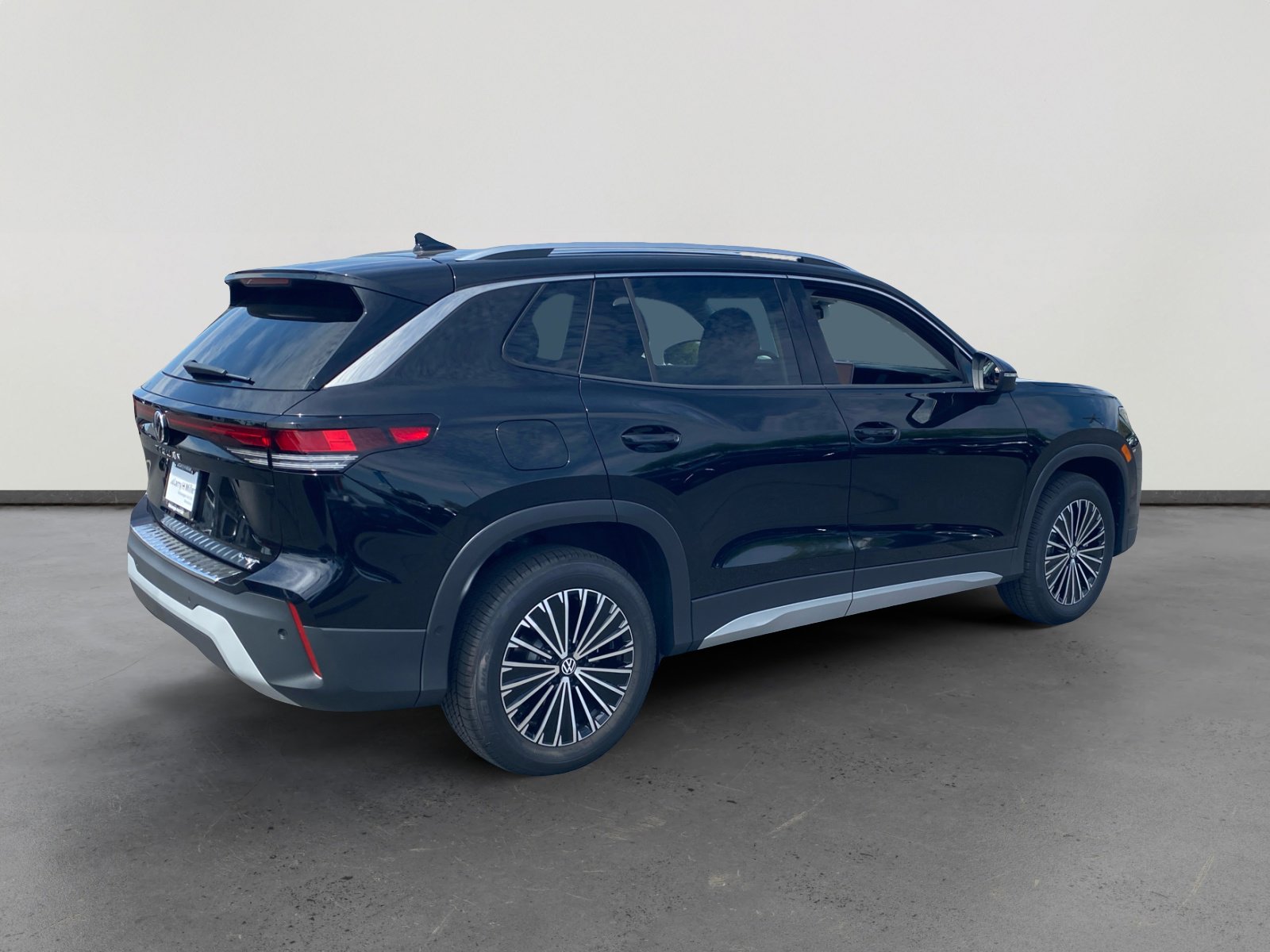 New 2025 Volkswagen Tiguan S image 5