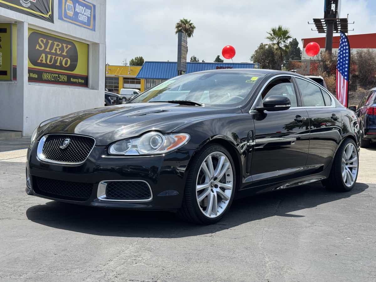 Used 2011 Jaguar XF R RWD image 4