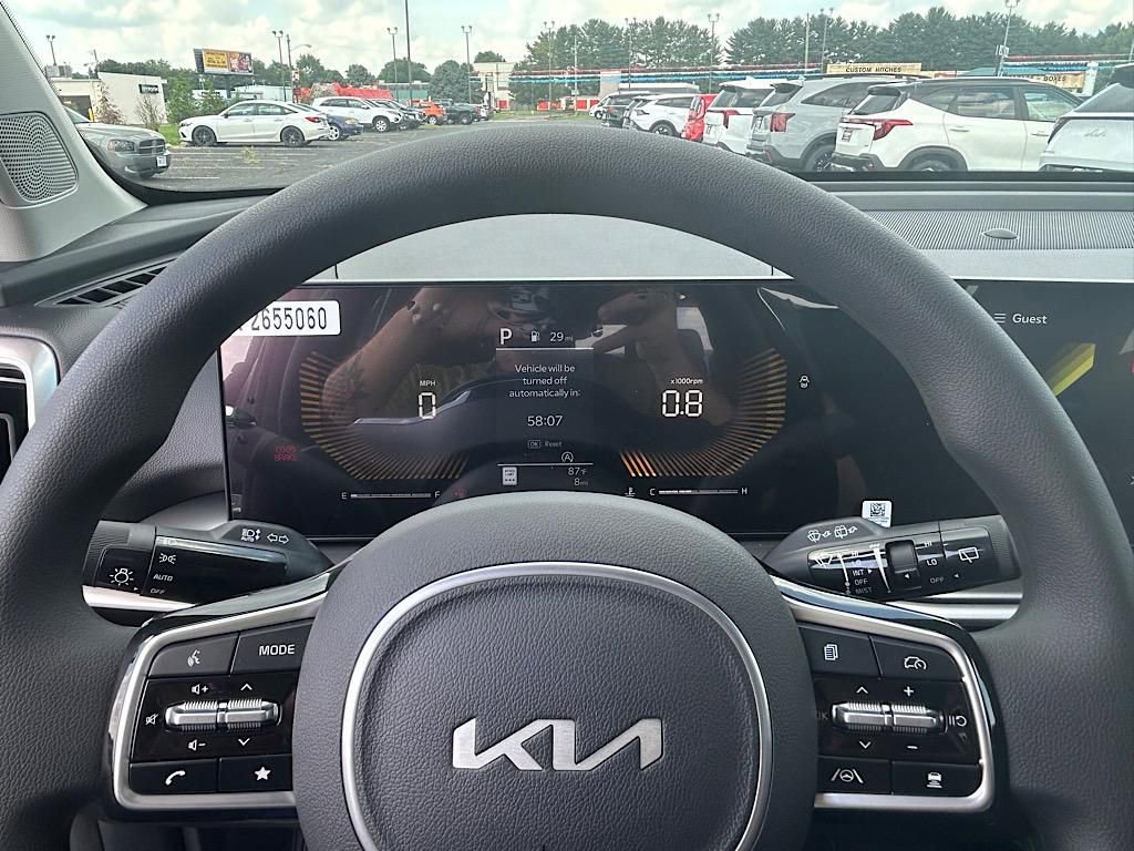 New 2025 Kia Sorento LX image 16