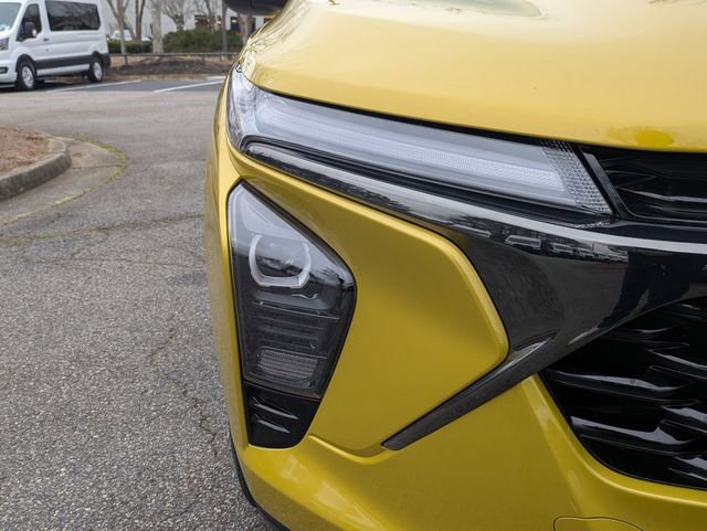 Used 2024 Chevrolet Trax RS w/ Sunroof Package FWD image 11