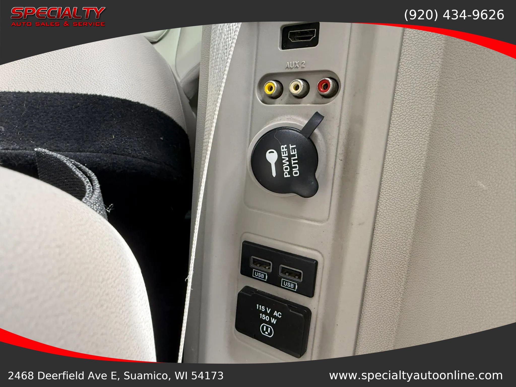 Used 2013 Chrysler Town & Country Touring FWD image 21