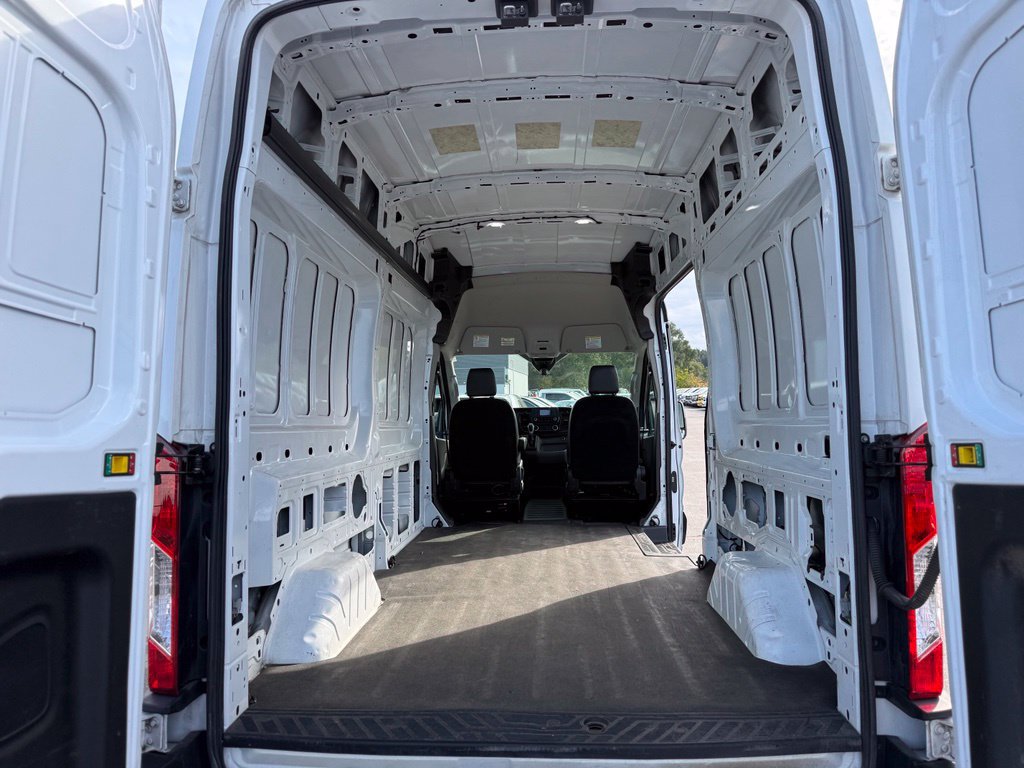 Used 2022 Ford Transit 250 148 High Roof AWD image 29