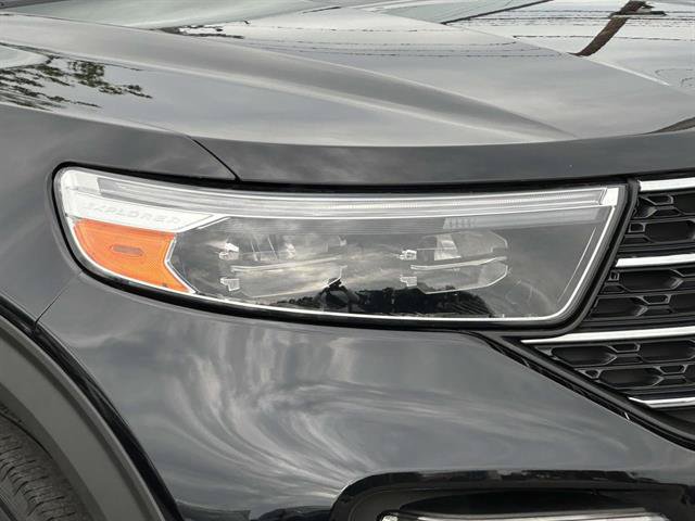 Used 2023 Ford Explorer XLT w/ Equipment Group 202A AWD/4WD image 29