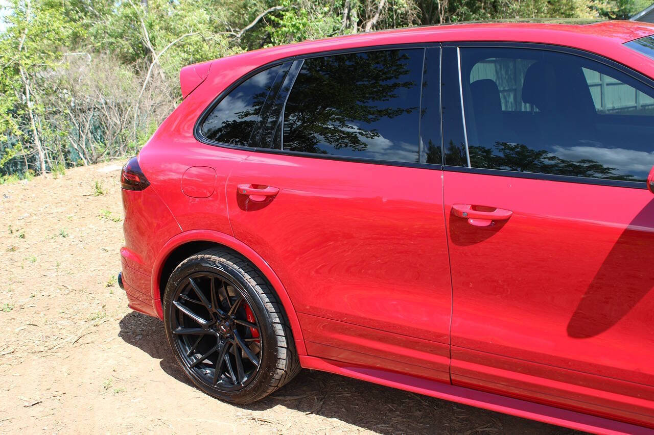 Used 2016 Porsche Cayenne GTS AWD/4WD image 5