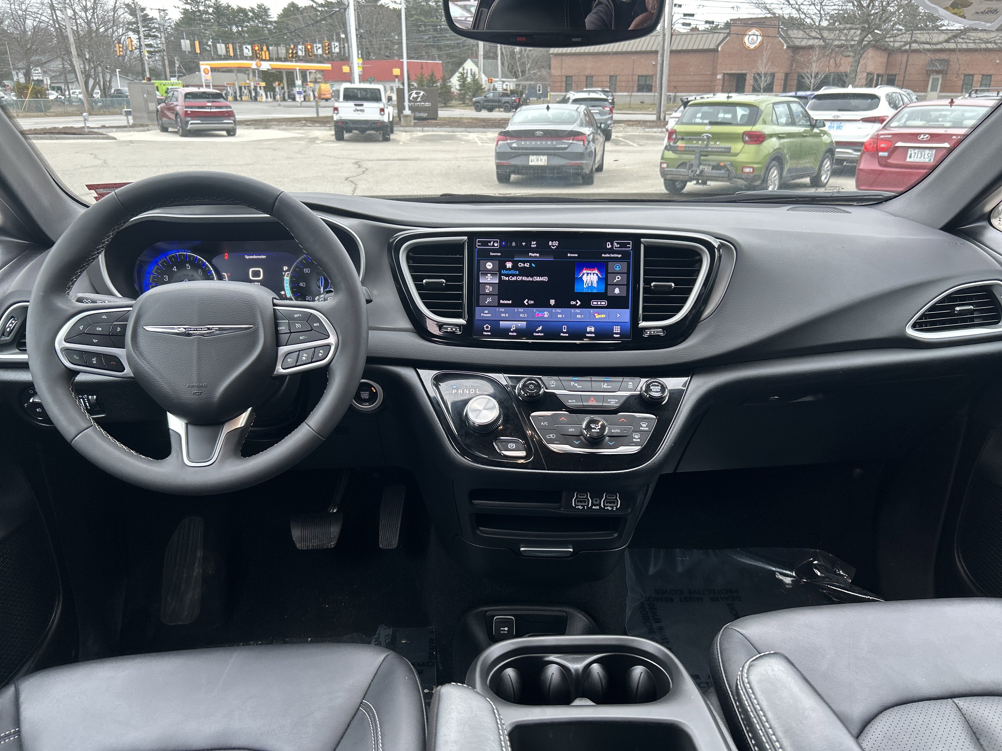 Used 2025 Chrysler Pacifica Select FWD image 19