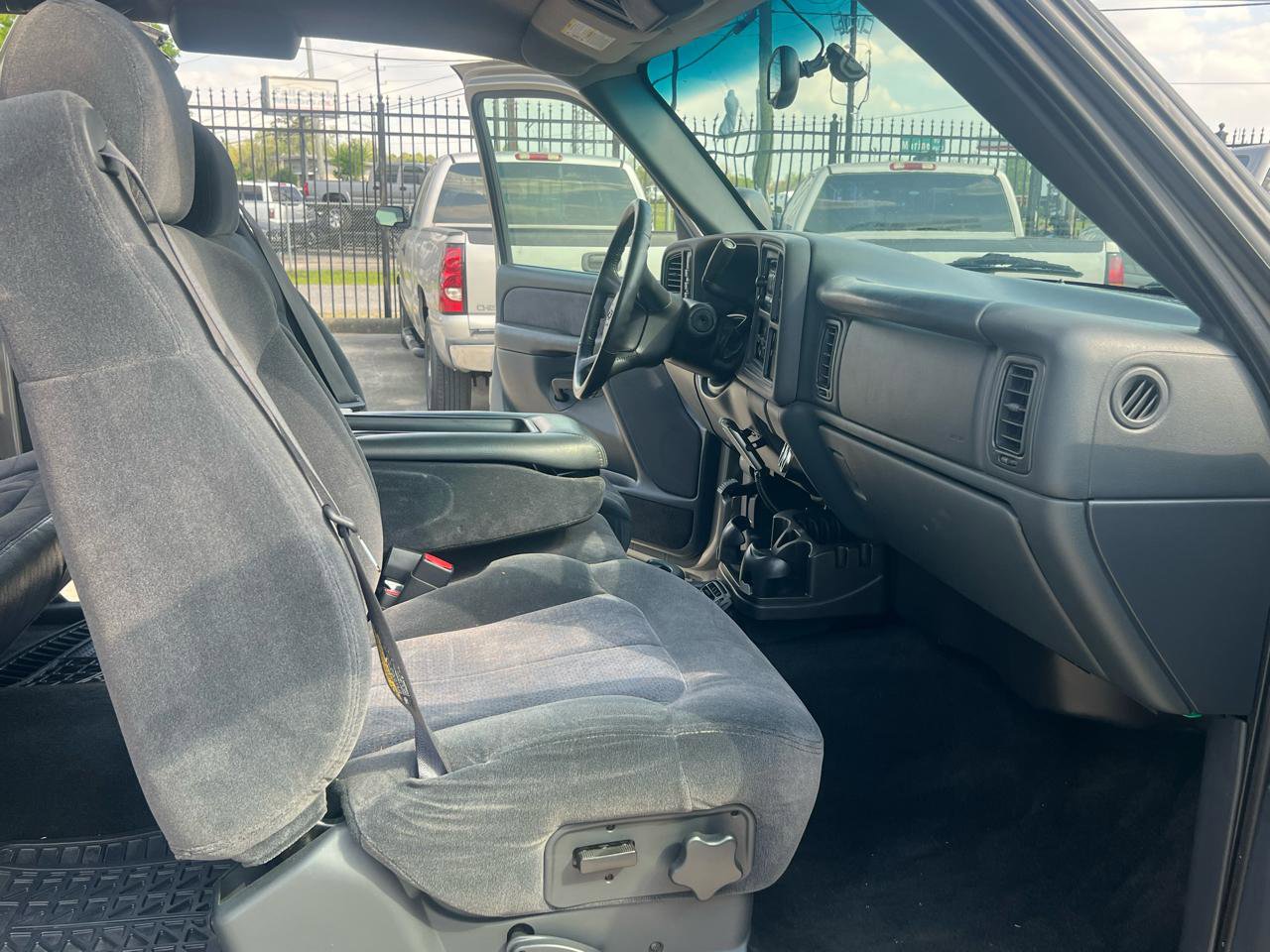 Used 2002 Chevrolet Silverado 2500 LS w/ Off-Road Skid Plate Pkg AWD/4WD image 32