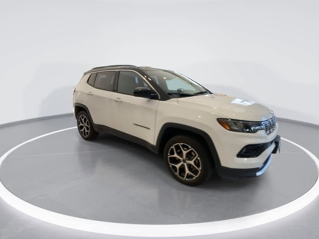 Used 2025 Jeep Compass Limited AWD/4WD image 2