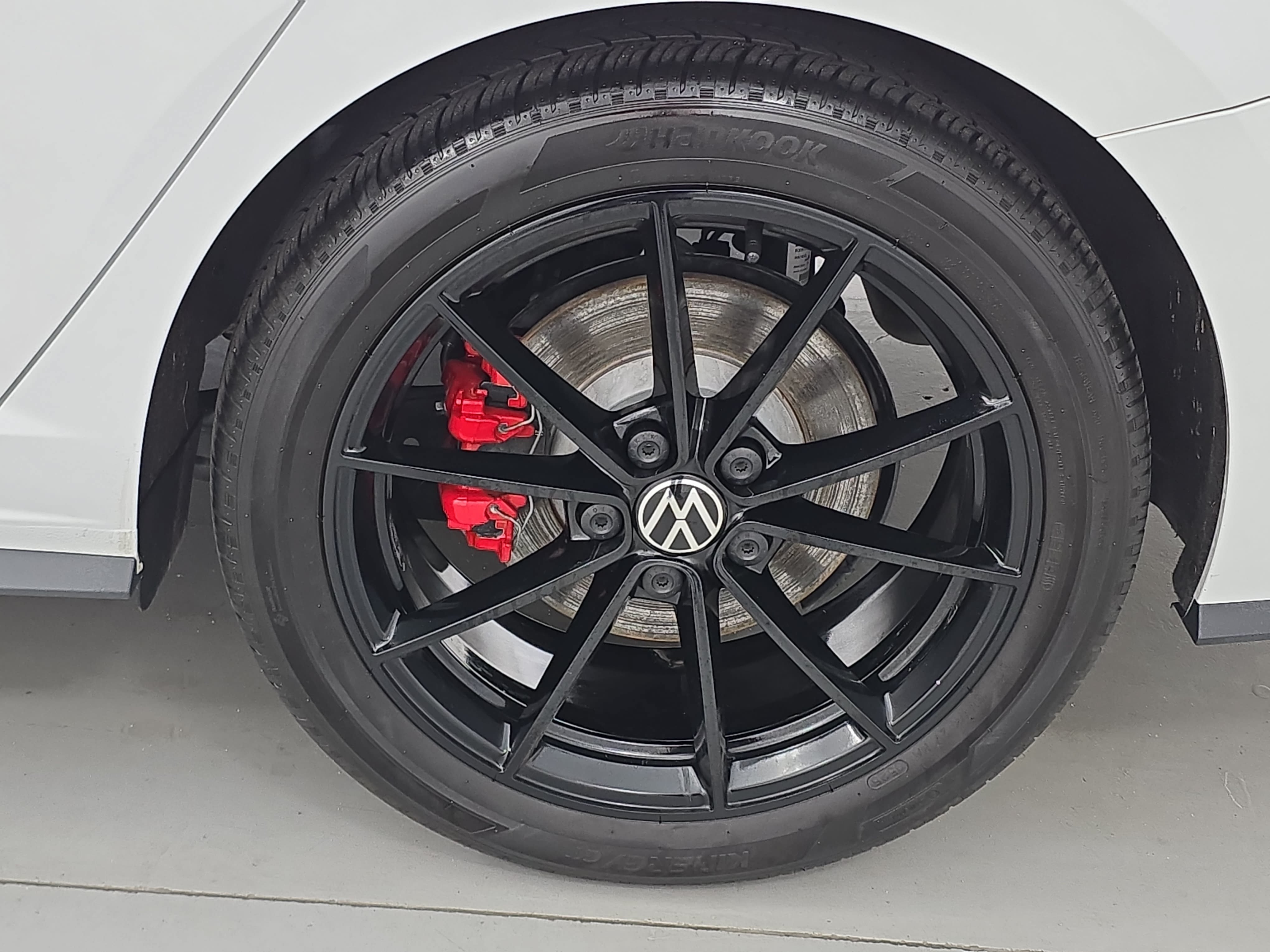 Certified 2025 Volkswagen Jetta GLI Autobahn w/ GLI Black Package FWD image 33