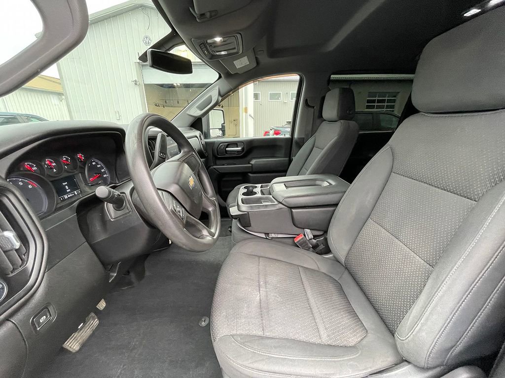Used 2020 Chevrolet Silverado 2500 Custom w/ Custom Value Package AWD/4WD image 3