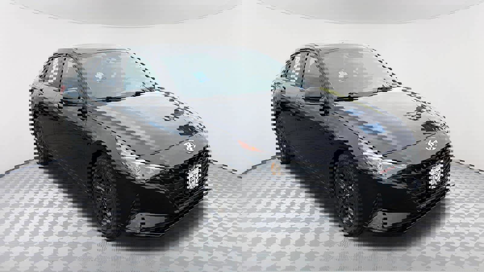 Used 2023 Hyundai Elantra SEL image 3