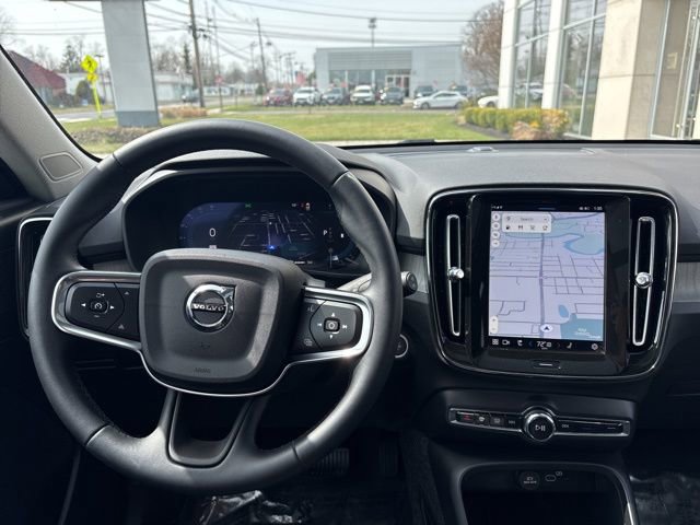 Used 2025 Volvo XC40 B5 Core image 20