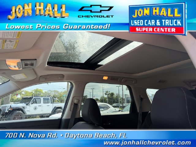 Used 2022 Nissan Pathfinder SV w/ SV Premium Package FWD image 17