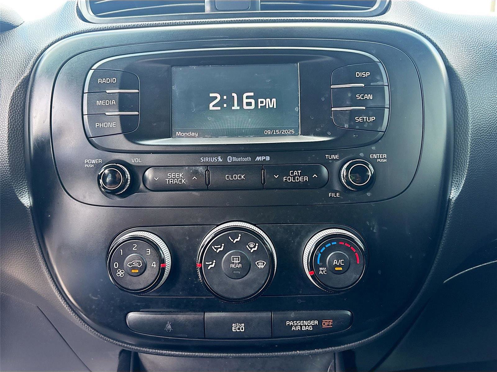 Used 2016 Kia Soul + image 15